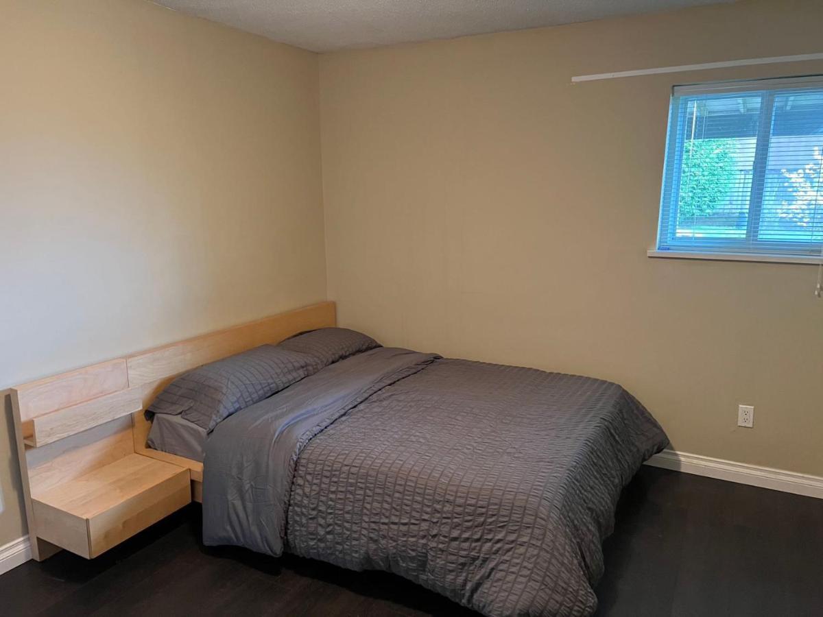 One Bedroom, One Living Room, One Kitchen And One Bathroom With Independent Access Richmond Exterior foto